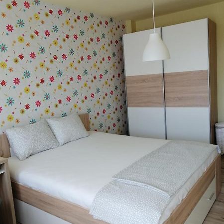 Yanakiev's central apartment Burgas Bagian luar foto