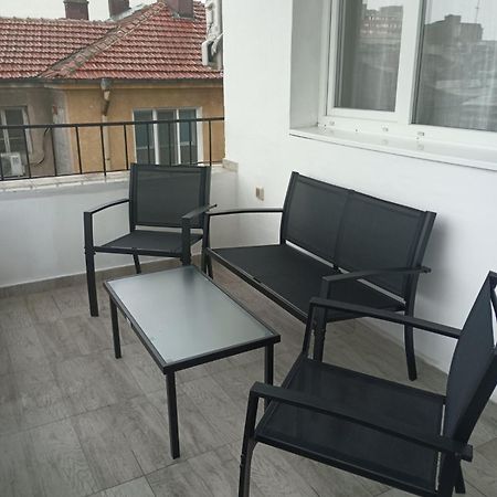Yanakiev's central apartment Burgas Bagian luar foto