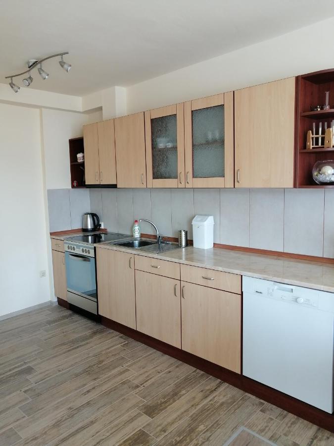 Yanakiev's central apartment Burgas Bagian luar foto
